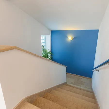 4 Bedroom Awesome In Golubovo Σπίτι διακοπών *