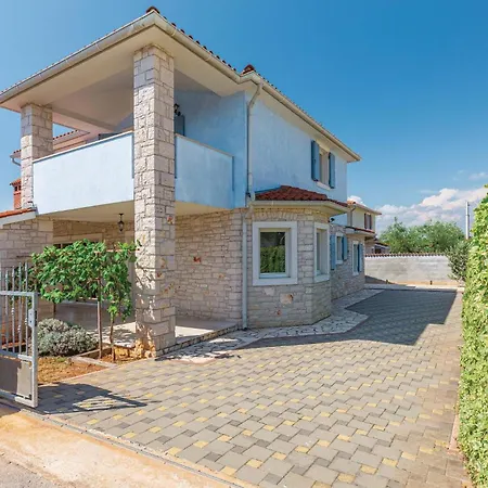 4 Bedroom Awesome In Golubovo Gajana