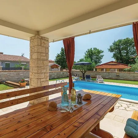 4 Bedroom Awesome In Golubovo * Gajana